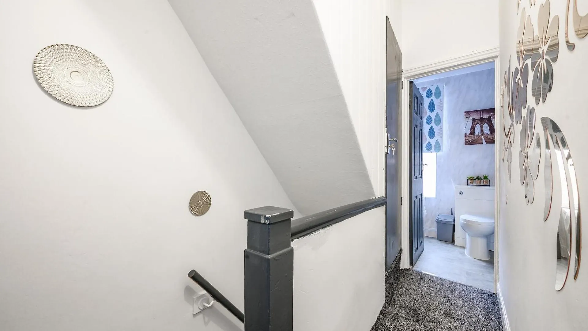 *Ra31S* For Most Relaxed & Cosy Stay/Parking/Wifi مورلي