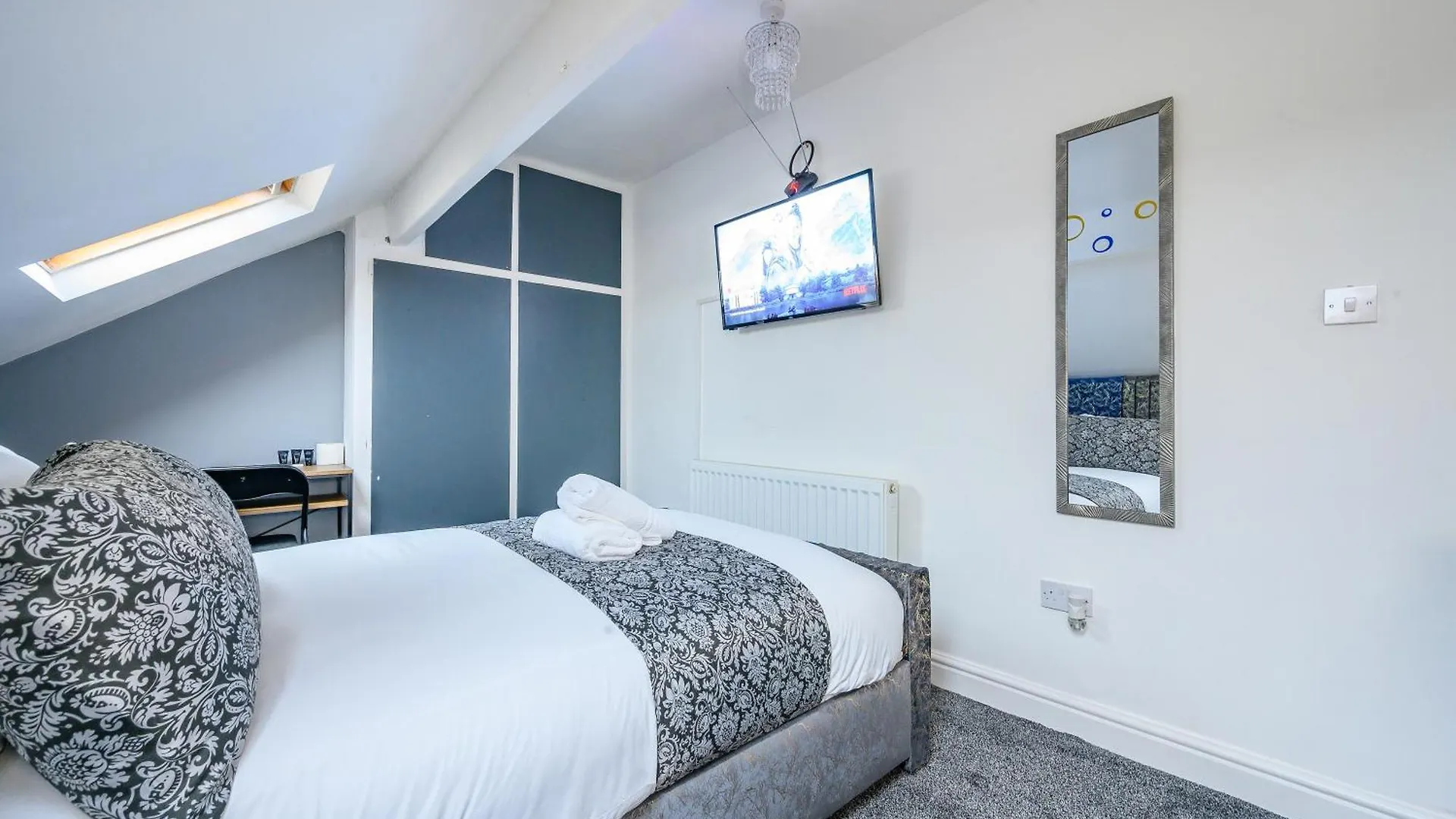 *Ra31S* For Most Relaxed & Cosy Stay/Parking/Wifi مورلي