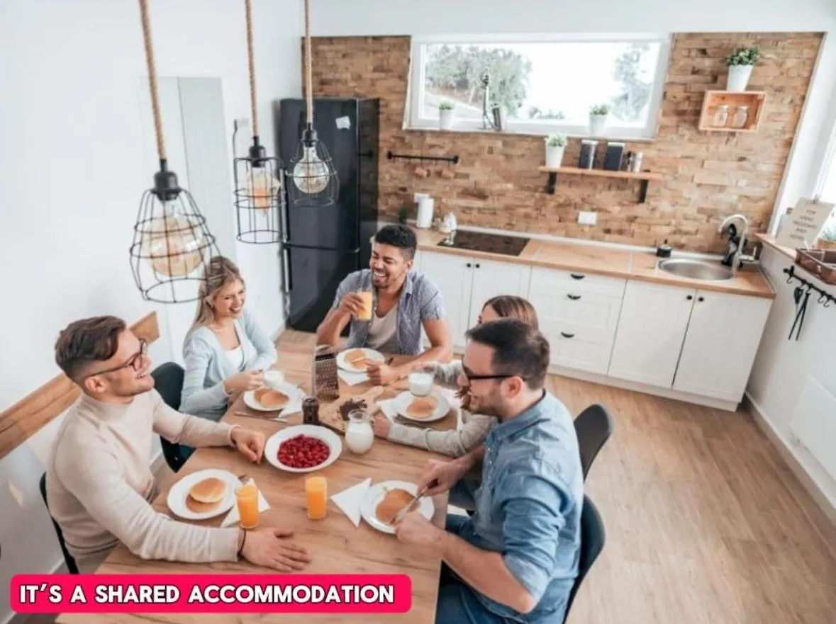 *Ra31S* For Most Relaxed & Cosy Stay/Parking/Wifi مورلي 0*,  المملكة المتحدة